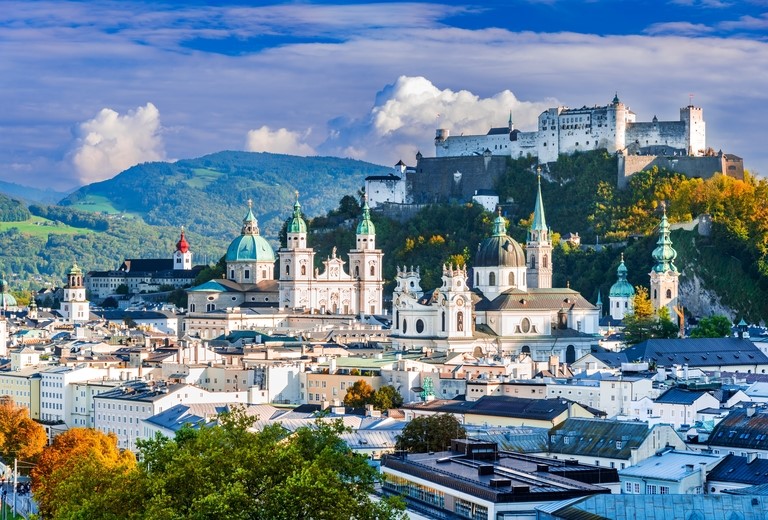 五星奧捷10天◆米其林、三晚五星、鹽礦、兩大湖區、Outlet、雙城堡皇宮、遊船饗宴泉饗宴